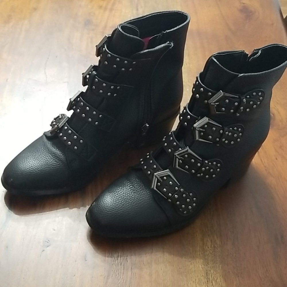 Woman shoes